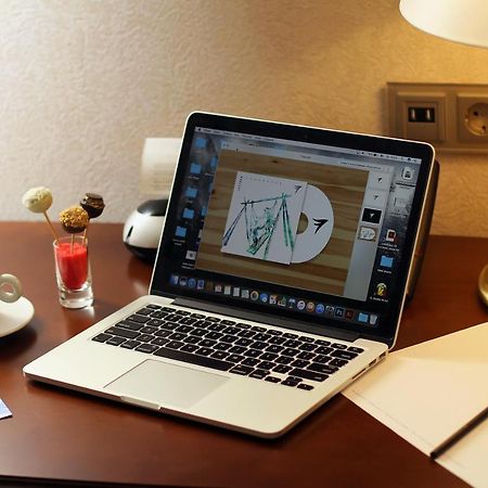فندق أوريون بيشكيك المظهر الخارجي الصورة A Lenovo Yoga 2 Pro