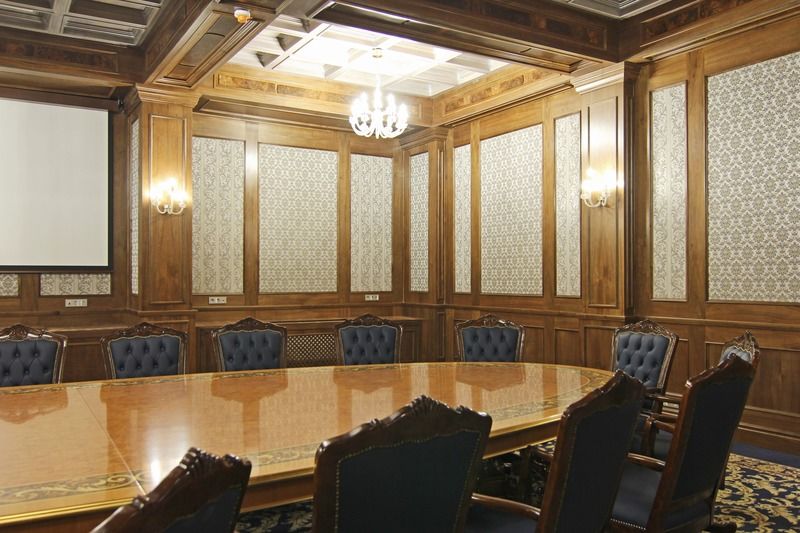 فندق أوريون بيشكيك المظهر الخارجي الصورة The boardroom of the National Bank of Canada