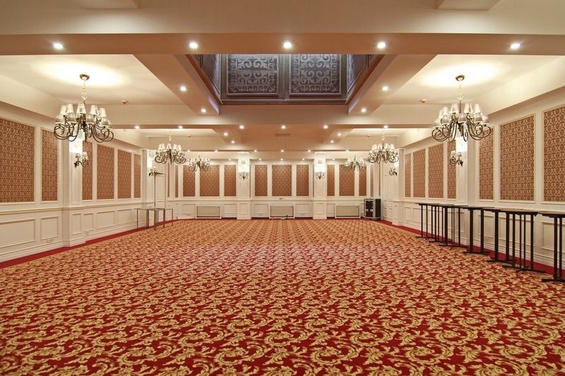 فندق أوريون بيشكيك المظهر الخارجي الصورة The ballroom at the hotel