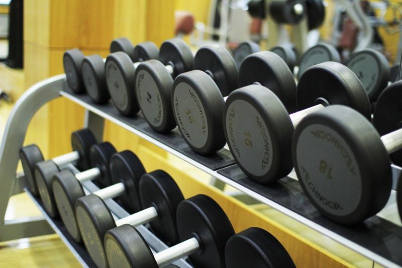 فندق أوريون بيشكيك المظهر الخارجي الصورة Dumbbells on a rack