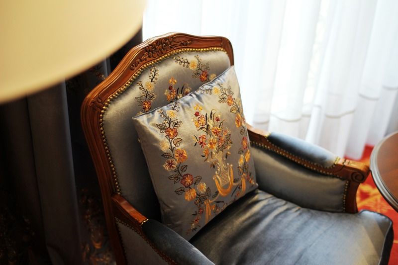فندق أوريون بيشكيك المظهر الخارجي الصورة A cushion