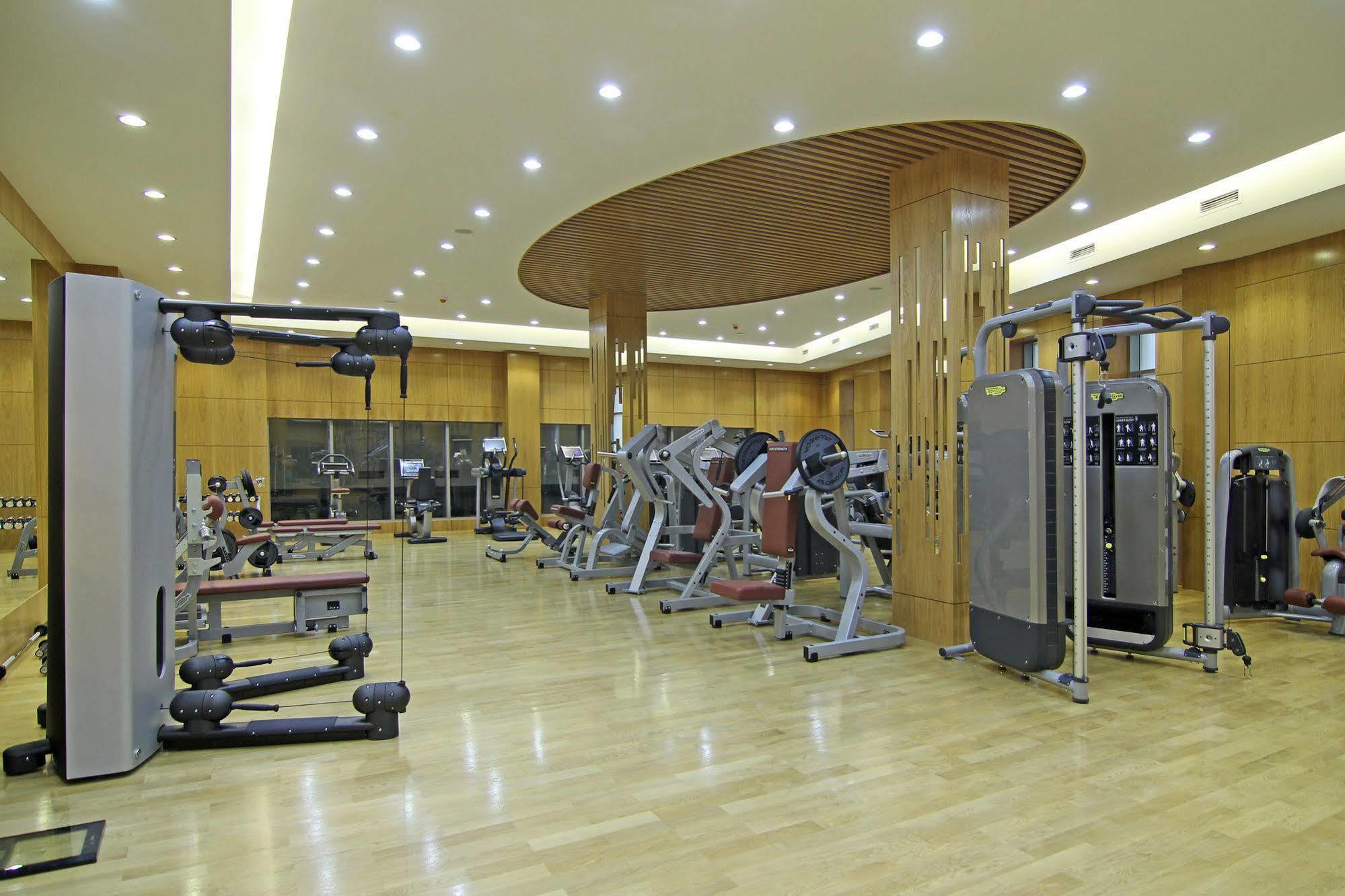 فندق أوريون بيشكيك المظهر الخارجي الصورة The gym at the hotel